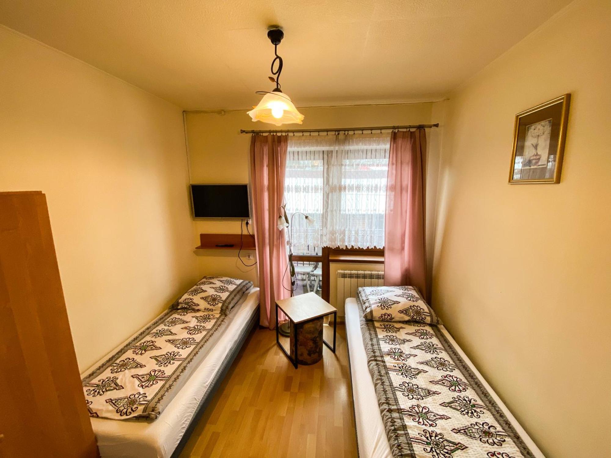 Osrodek Wczasowo-Kolonijny Gron Bed and Breakfast Biały Dunajec Eksteriør billede